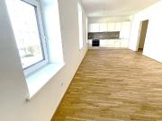Perfekte City Wohnung! 2 Zimmer mit Loggia und Einbauküche!