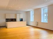 Perfekte Lage! Top moderne Altbauwohnung mit Balkon und...
