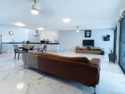 PERIFÉRICO Y ALCALDE CASA CON ALBERCA Y LOCAL COMERCIAL...