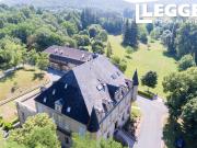 Périgord noir Château du XIXe siècle situé dans un parc...