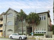 Period Penthouse with Panoramic Gardens Bay Views