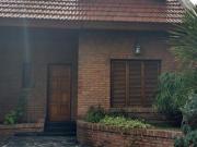 PERMUTA CHALET A 10 CUADRAS DE ESTACION DE HURLINGHAM