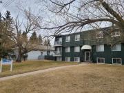 Pet Friendly 2 Bedroom, 1 Bathroom Apartment!