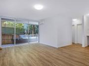 Pet Friendly 2 Bedroom Unit with Private Courtyard and...