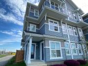 Pet friendly 3 bed Townhouse with garage