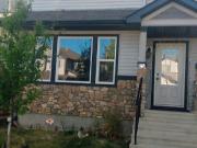 Pet Friendly 4 Bedroom House 3.5 Bathroom