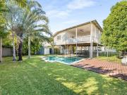 Pet Friendly Charming Queenslander with Lifestyle Appeal...