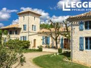 Petit Château rénové de haute qualité avec maison...