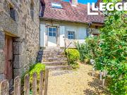 Petite maison avec 2 chambres, jardin et grange à...