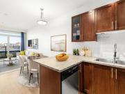 PH8 688 17th Avenue E