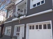 PH 3 AMBIENTES AL FRENTE, EN PLANTA BAJA CON PARQUE Y...