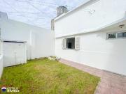 PH AL FRENTE EN VENTA DE 1 DORMITORIO CON PATIO