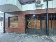 ¡PH con cochera y 3 habitaciones, una en suite!