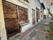 PH con gran potencial: Casa + 3 locales al frente