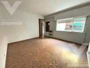 PH de 3 ambientes con patio y cocina separada con...