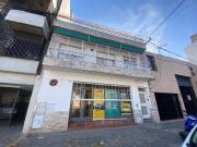 PH en venta bloque de un local y tres departamentos de...