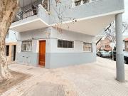 Ph en venta con patio a refaccionar en CABA