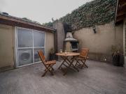 PH 3 amb. en venta con patio y parrilla en Flores