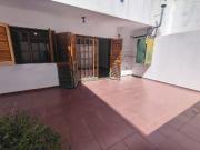 PH EN VENTA LA PLATA 1 DORMITORIO PATIO Y COCHERA