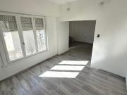 PH en Venta. Zona Villa Primera. Al frente. Primer piso...
