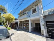 PH reciclado de 4 ambientes con patio y cochera en Florida