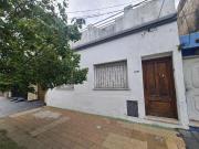 PH tipo casa al frente de 3 ambientes en Lanús Este