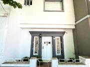 PH ubicado en zona La Perla. En dos plantas. 2...