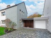 PHI AACHEN Gemütliches Wohndomizil mit Garage und Balkon...