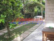 PIANO TERRA IN BIFAMILIARE CON GIARDINO PRIVATO