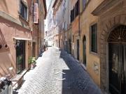 PIAZZA DEL POPOLO MONOLOCALE ARREDATO