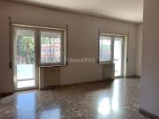 Piazza Michelangelo Buonarroti 34 6 vani 124mq Piazza Michelangelo Buonarroti 34 6 vani 124mq