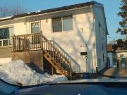 Pickering Main Floor Liverpool and Bayly 3 bedroom 1 bath