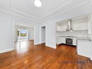 Picturesque Garden Duplex with Privacy & Convenience