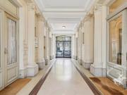 Pied à terre en étage élevé Avenue Marceau