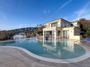 PIEDS DANS l'EAU Roquebrune sur Argens