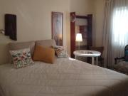 Pieza Grande Edificio con gran Jardin en Metro Santa...