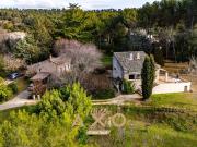 Pinchinats Ensemble Immobilier 230 M2 Terrain 6 400 M2....