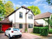 Pinecroft Crescent, Barnet, 4 Bedroom Detached