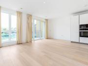 Pinewood Gardens, Teddington, Middlesex TW11, 2 bed flat...