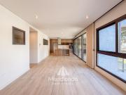 Piso 4 amb. Balcón terraza con parrilla 2 cocheras....