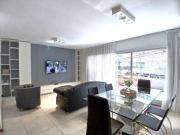 Piso 4 ambientes amoblado con balcón, parrilla, patio y...