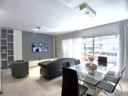 Piso 4 ambientes amoblado con balcón, parrilla, patio y...
