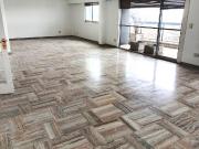 Piso 5 ambientes con dependencias y dos cocheras, Palermo