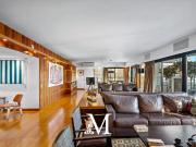 Piso 6 Ambientes con Dependencia 377m2 3 Cocheras...