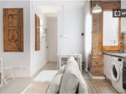 Piso acogedor y confortable a un paso de la estación de...