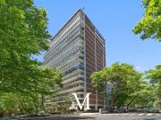 PISO ALTO EN TORRE DE CATEGORIA. VISTA AL RIO. A REFACCIONAR