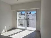 Piso alto luminoso, balcon al fte y cfte. Dormitorio en...