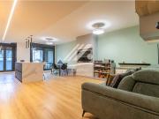 Piso amplio con terraza, parking y jardín privado cerca...