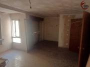 ¡Piso amplio y económico en zona muy solicitada de Oliva!