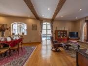 Piso amplio y exterior en el centro